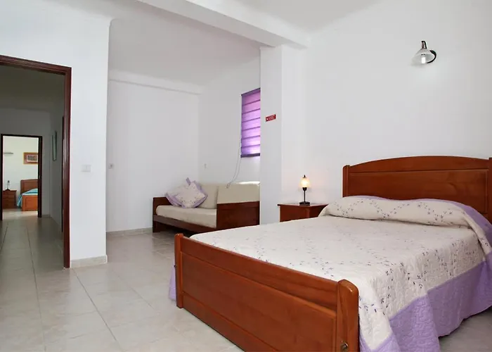 Da Duarte - Walkable To Shops Bars