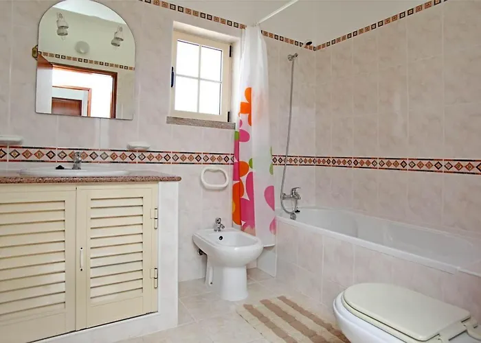 Da Duarte - Walkable To Shops Bars